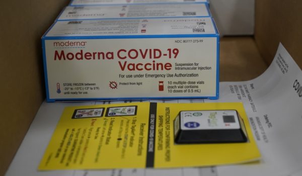 EE.UU. aplica en Connecticut las primeras vacunas de Moderna contra el Covid-19