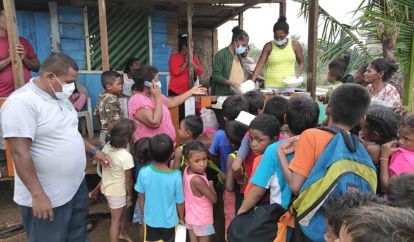 Comedores comunitarios brindan comida a más de 1,500 damnificados en Bilwi