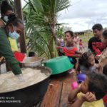Más de 1,500 personas reciben un tiempo de comida en los comedores comunitarios en Bilwi. LA PRENSA / CORTESÍA NIDIA WHITE