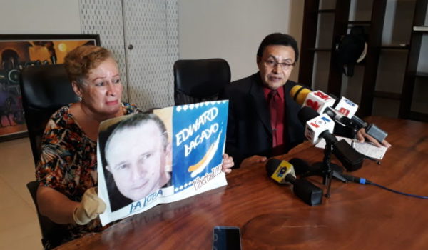 La señora padece de diabetes y lleva meses siendo asediada por la Policía. LA PRENSA/ARCHIVO