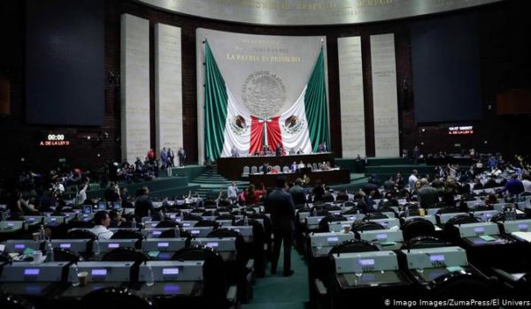Diputados de México aprueban reforma que regula las actividades de los agentes extranjeros