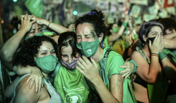 Argentina legaliza el aborto hasta la semana 14 de gestación