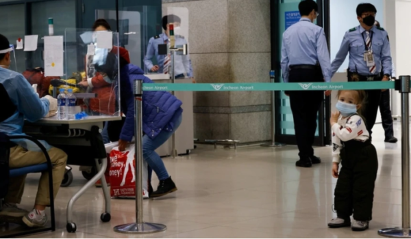 Corea del Sur amplía prohibición de vuelos de Inglaterra tras detectar nueva cepa de COVID-19