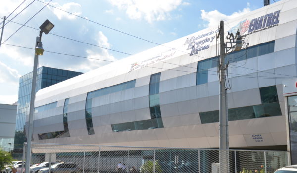Enatrel acumula deudas millonarias con Caruna, Bancorp y el INSS. Estos son los sorprendentes hallazgos de una auditoría