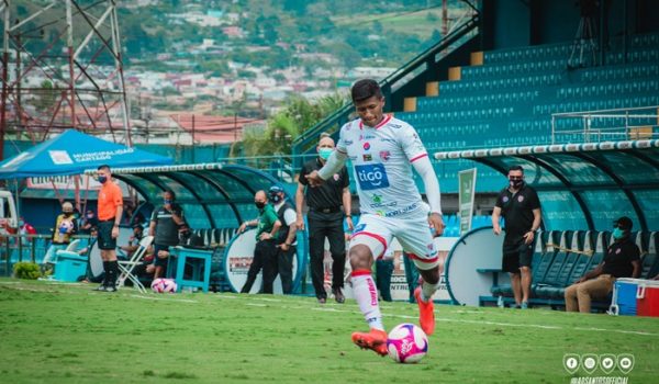 El futbolista blufileño que está en el radar de equipos europeos
