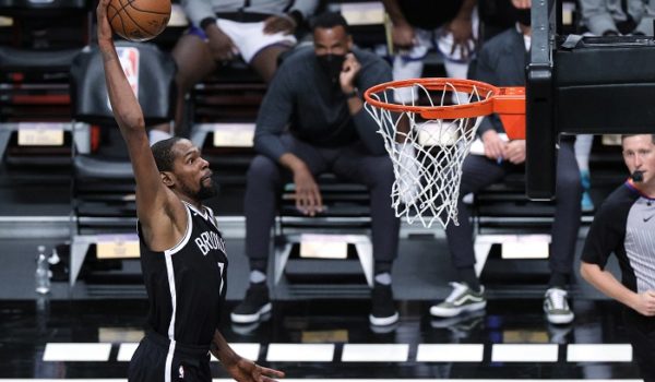 El campeón de la NBA inicia con derrota y los Nets de Kevin Durant machacan a los Warriors