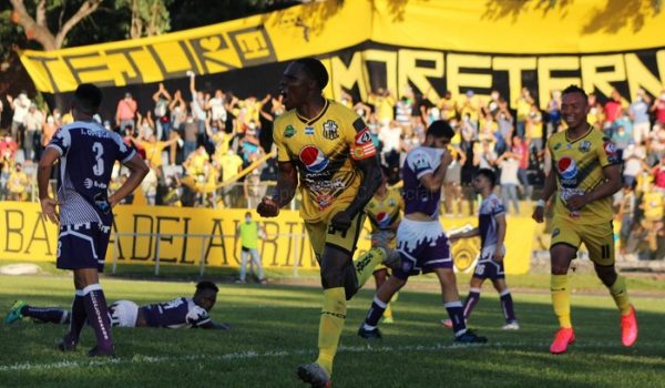 El notable liderazgo de Luis Fernando Copete en el equipo menos goleado del futbol salvadoreño