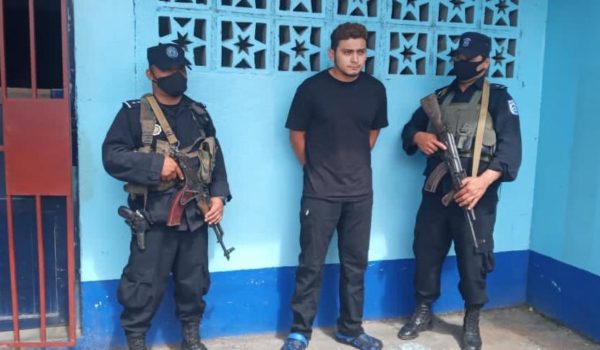 Policía Orteguista presenta como criminal a Dorling, hermano del reo político Oliver Montenegro