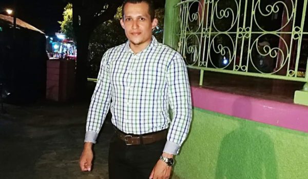 PO amenaza con cárcel a hermana del periodista Bismarck Lebron, quien está exiliado en Costa Rica