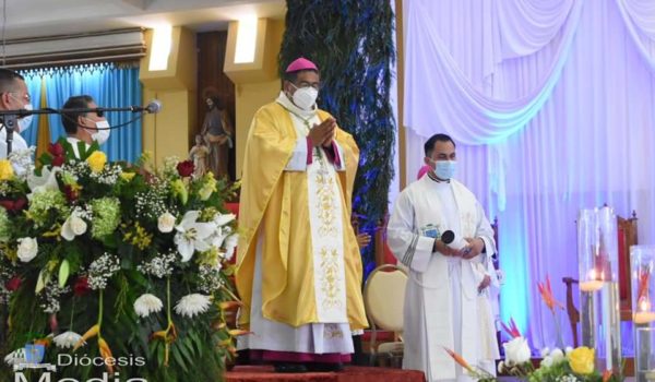 Monseñor Marcial Guzmán asume la Diócesis de Juigalpa: «Soy obispo para todos»