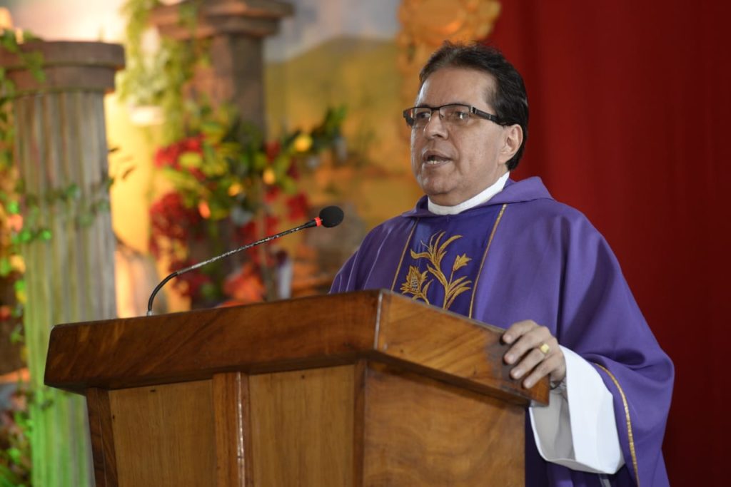 Padre Oswaldo Antonio Tijerino Guerrero, párroco de la iglesia San José, de Tipitapa. LA PRENSA/JADER FLORES