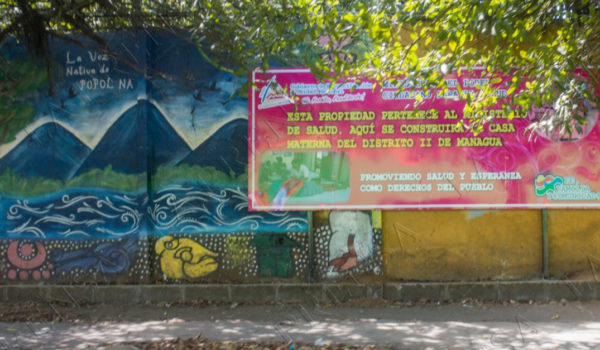 Este fue el cartel colocado en Popol Nah. LA PRENSA/W. LÓPEZ