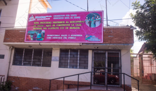 Este fue el cartel colocado en el Cenidh. LA PRENSA/W. LÓPEZ