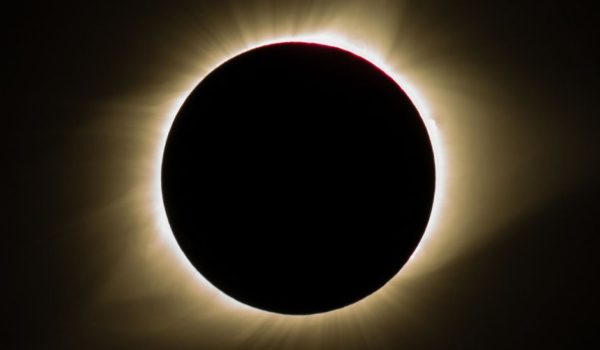 La corona solar que protagonizará el eclipse de este 14 de diciembre (y por qué es tan especial)