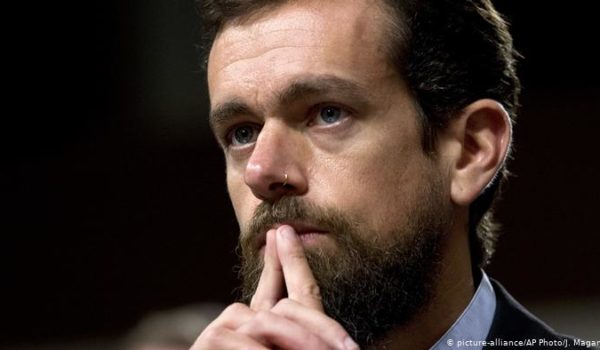 Twitter defiende veto a Trump, pero admite que sienta un «precedente peligroso»