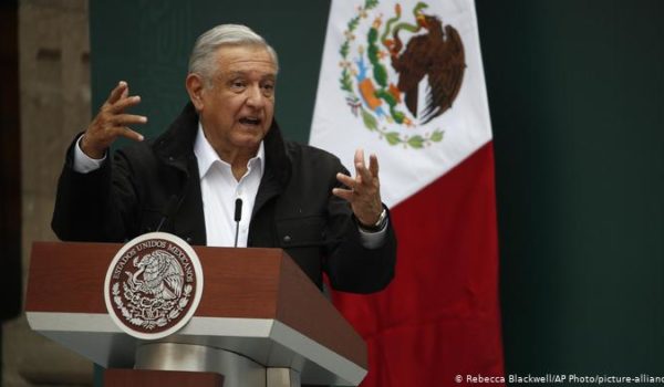 Presidente de México anuncia que tiene COVID-19