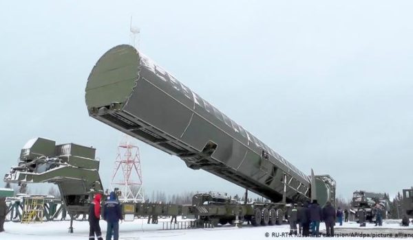 Estados Unidos y Rusia acuerdan prolongar tratado de desarme nuclear New START