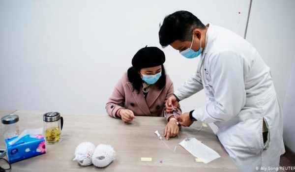 Equipo que investigará origen del COVID-19 llega el jueves a China