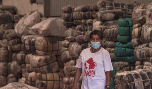 Según el sociólogo y economista Cirilo Otero, el auge de la venta de ropa usada en Nicaragua comenzó en 2008 y desde entonces no ha parado. LA PRENSA/W.LÓPEZ