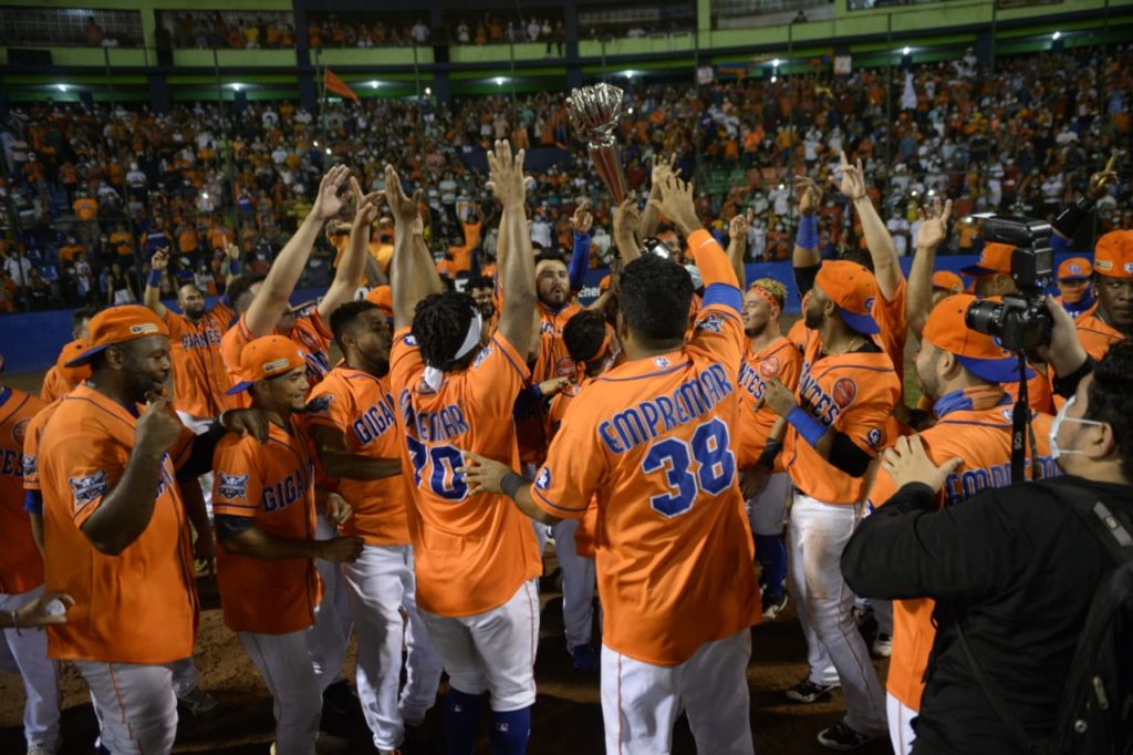 Gigantes de Rivas celebrando un triunfo.