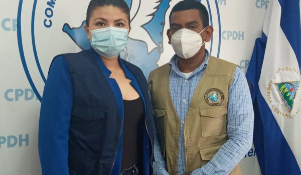 Defensor de abogada María Oviedo solicita arresto domiciliar por amenaza a su salud