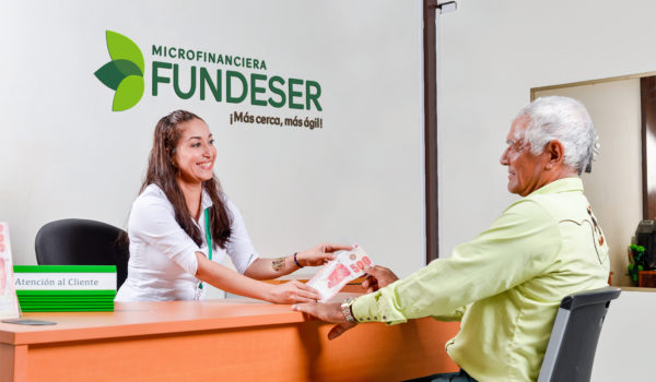 Fundeser pasa a las microfinanzas