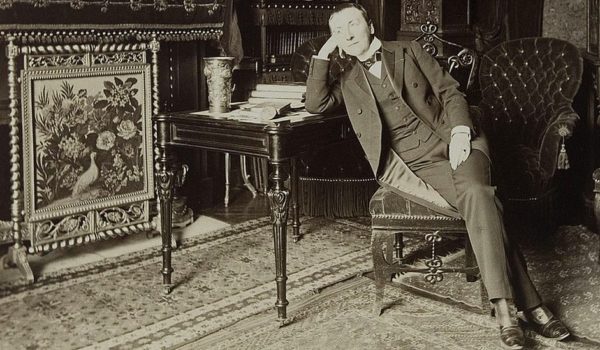 Las aventuras de Jane Dieulafoy, la francesa que violó la ley al ponerse pantalones y descubrió fabulosos tesoros persas