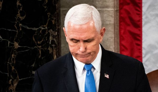 Asalto al Capitolio: la difícil posición en la que está el vicepresidente Mike Pence y por qué se convirtió en figura clave de la crisis política en EE.UU.