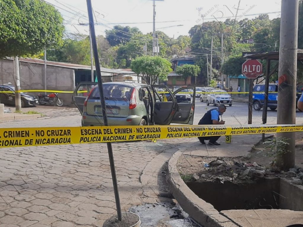 A la orilla de este taxia cayó herida de muerte Damaris Silva Torres. LA PRENSA/Archivo
