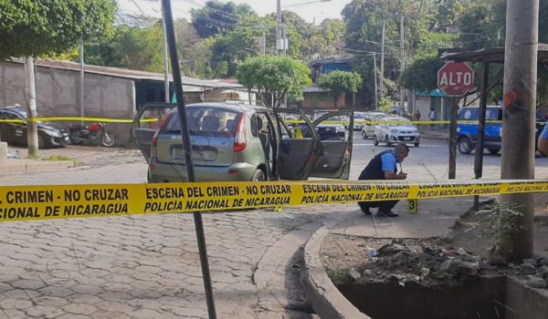 A la orilla de este taxia cayó herida de muerte Damaris Silva Torres. LA PRENSA/Archivo