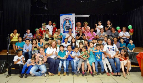 La Fundación Dina Carrión busca beneficiar con útiles escolares y uniformes a 45 niños y niñas huérfanos de femicidio. LA PRENSA / CORTESÍA