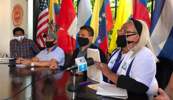 Una comitiva de nicaragüenses exiliados en Costa Rica, convocan a plantón. LA PRENSA / CORTESÍA: GERALL CHÁVEZ