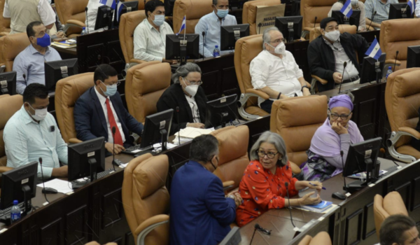 Diputados orteguistas aprueban reformas para proteger las cuentas bancarias de los funcionarios sancionados