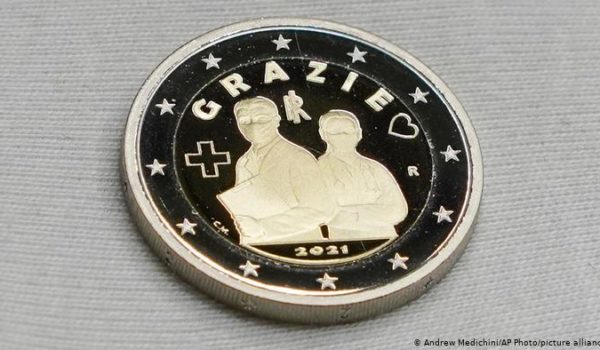 Italia presenta una moneda para reconocer y agradecer el trabajo del personal médico