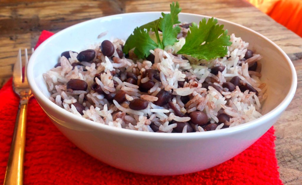 El gallopinto debería llevar más frijoles que arroz.