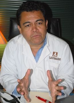Doctor Daniel Meneses, cardiólogo intervencionista. Fotografía tomada de El Nuevo Diario.