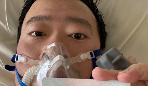 Coronavirus en China: quién era Li Wenliang, el doctor que trató de alertar sobre el brote y de cuya muerte se cumple un año