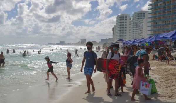 Coronavirus en México: cómo el país se convirtió en un oasis para turistas internacionales en medio de la pandemia (hasta para los que tienen que pasar cuarentenas)
