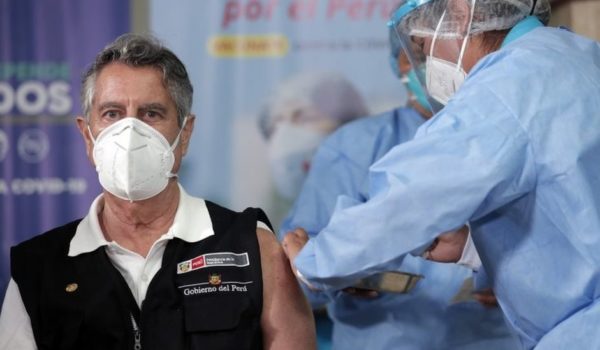 Coronavirus en Perú: el escándalo por las vacunas de covid-19 que forzó la renuncia de dos ministros y una investigación contra el expresidente Vizcarra