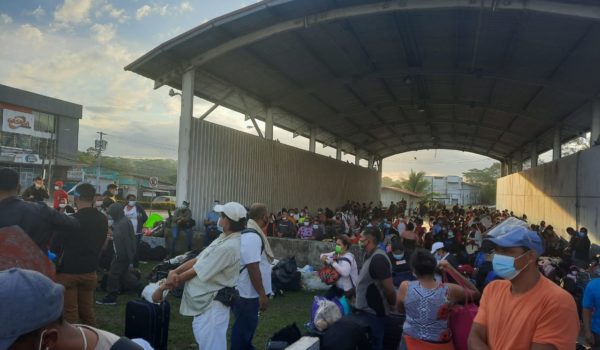Dos grupos de nicas que suman 334 connacionales varados en Panamá, llegaron a la frontera de Paso Canoas. LA PRENSA / CORTESÍA