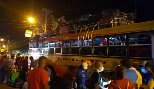 Nicas al llegar a Nicaragua, la noche del jueves 11 de febrero. LA PRENSA / CORTESÍA