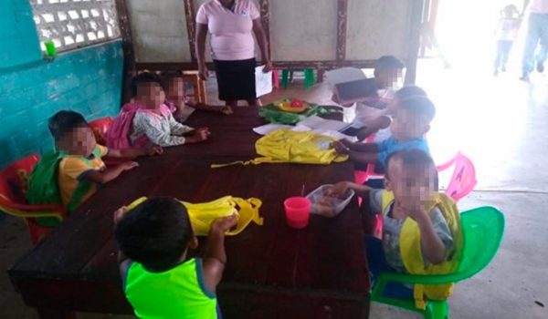 Niños y niñas asisten a las escuelas de la comunidad Francia Sirpi en el Caribe Norte. LA PRENSA / TOMADA DEL 19 DIGITAL