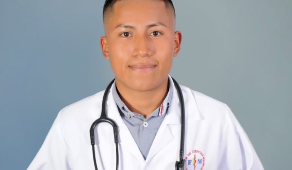 Ricky Pineda, el joven mayangna, que estudió Medicina en Ucatse-Estelí. LA PRENSA / CORTESÍA