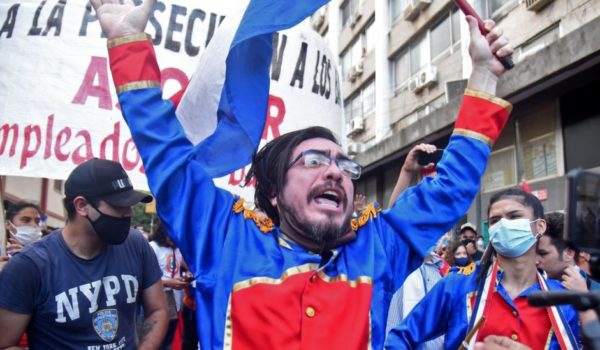 Coronavirus en Paraguay: el presidente anuncia la salida de 3 ministros tras las protestas contra la gestión de la pandemia