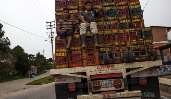 «Aquí no hay diésel»: la última crisis de Venezuela y cómo puede llevar a un «aumento drástico» de la inseguridad alimentaria en el país