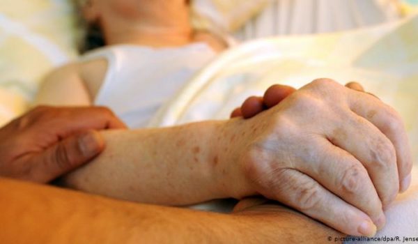 España legaliza la eutanasia y el suicidio asistido