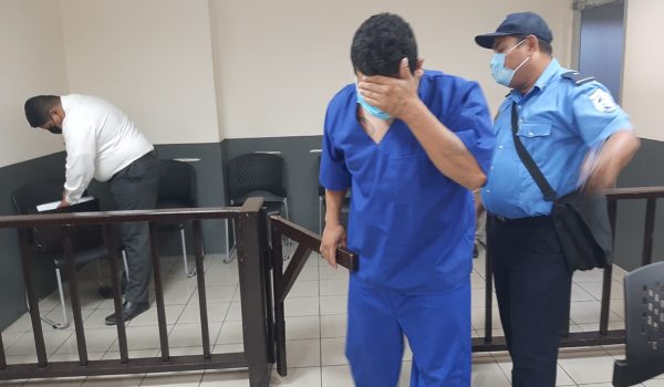 Everth Sánchez Cruz, de 39 años acusados de herir a un policía. LA PRENSA/Ernesto García.