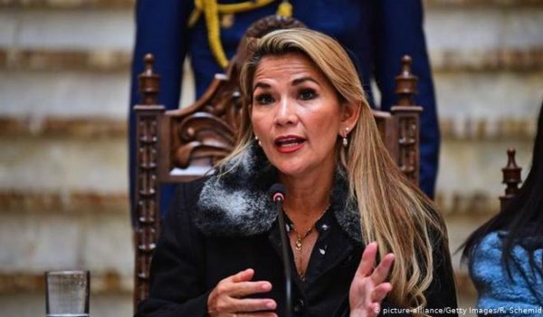La Fiscalía de Bolivia ordena la detención de la expresidenta Jeanine Áñez
