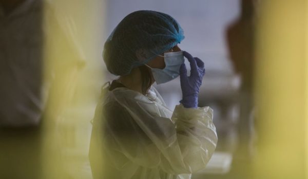 «El virus de la covid-19 no está retrocediendo y la pandemia es particularmente grave en América del Sur», afirma la OPS