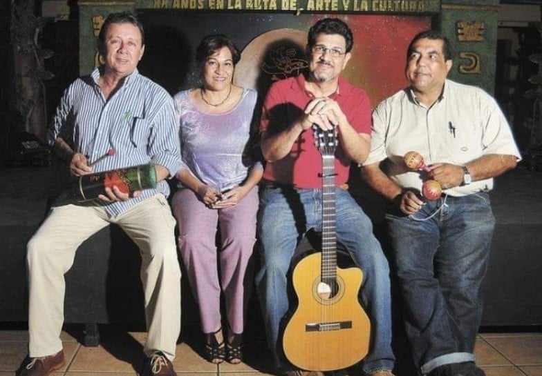 Julio 2014, en la Ruta Maya. De izquierda a derecha: Agustín Sequeira, Marlene Álvarez, Pancho Cedeño y Martín Fonseca